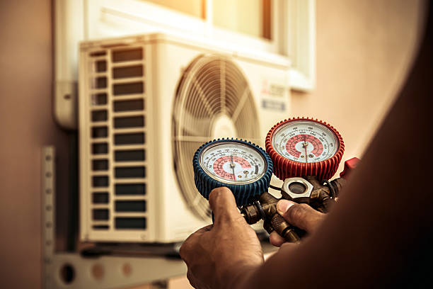 Professional Emergency Hvac technician working in Pikesville, MD